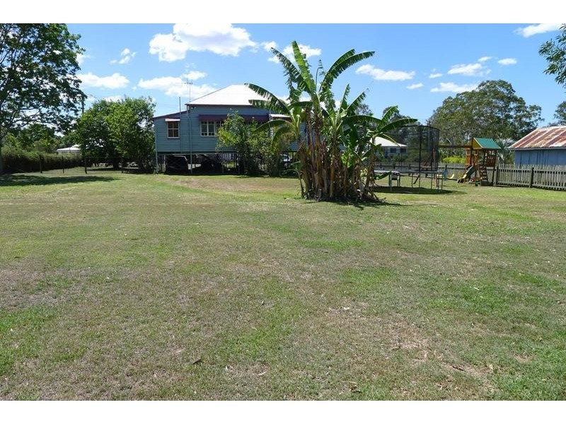 28 King St, Howard QLD 4659