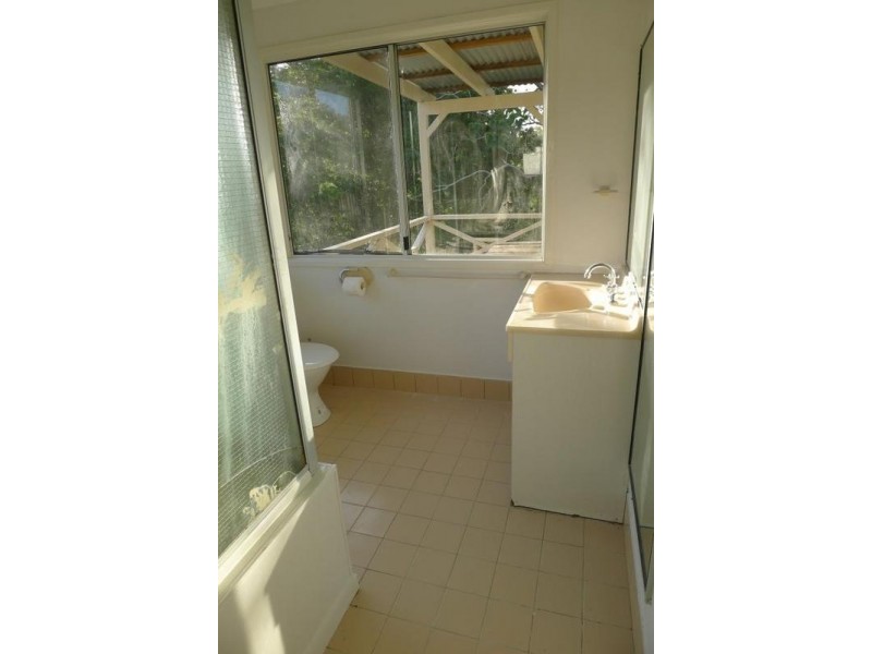 6 Newcastle Street, Burrum Town QLD 4659