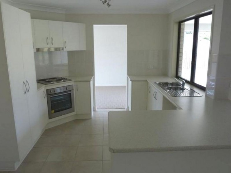10 Charles Street, Howard QLD 4659