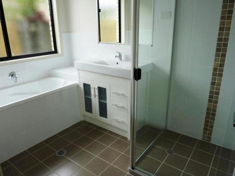 10 Charles Street, Howard QLD 4659