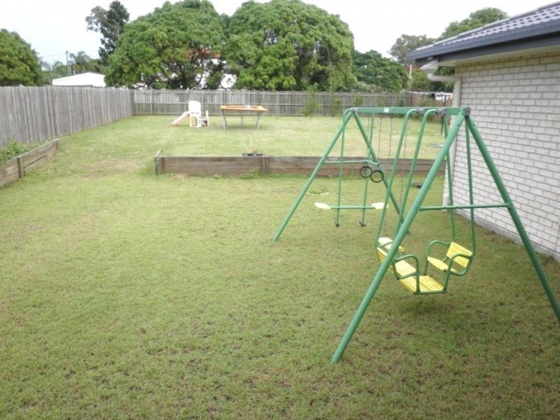 10 Charles Street, Howard QLD 4659