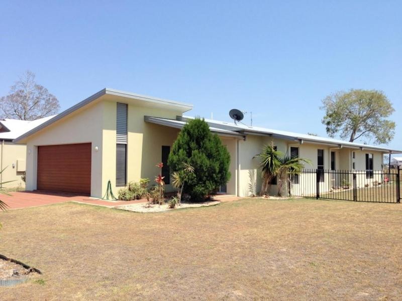 8 Barramundi Dr, Burrum Heads QLD 4659