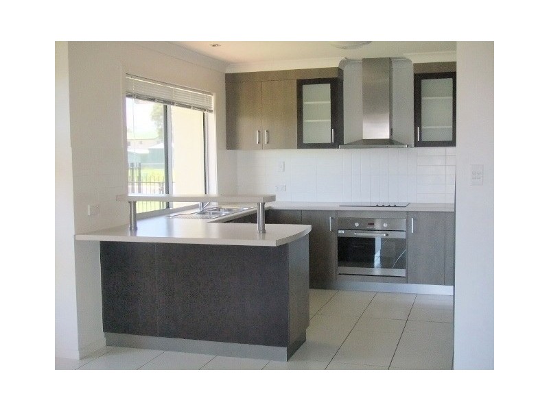 8 Barramundi Dr, Burrum Heads QLD 4659