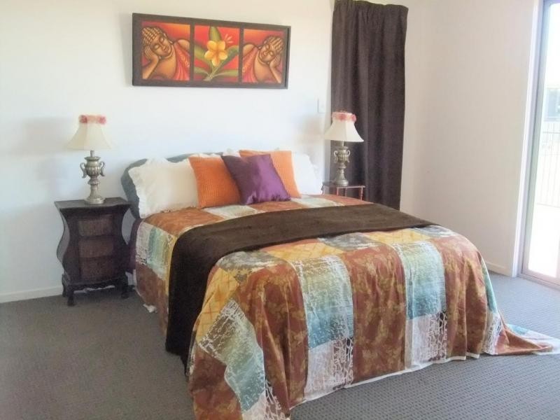 8 Barramundi Dr, Burrum Heads QLD 4659