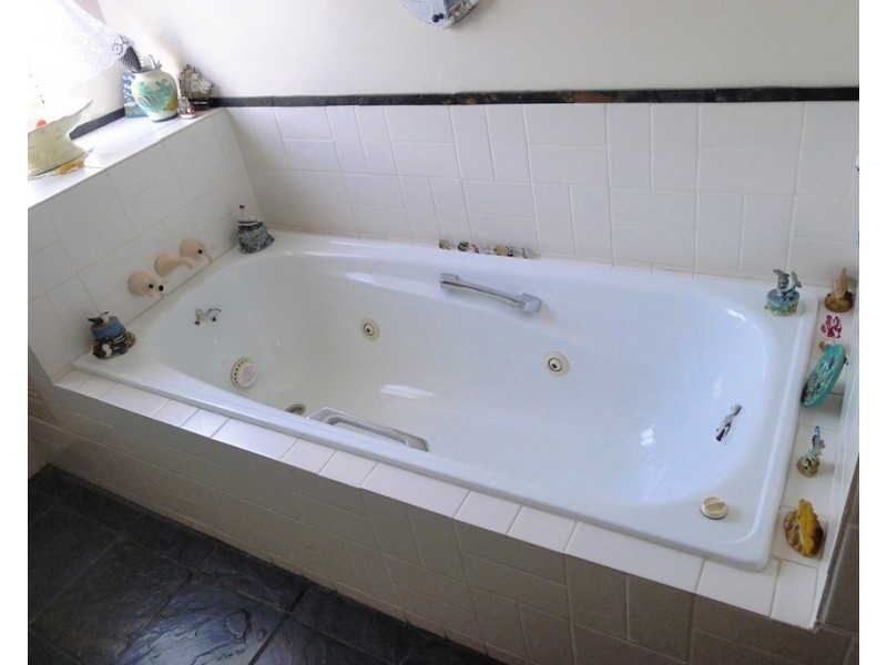 284 Pacific Haven Cct, Pacific Haven QLD 4659