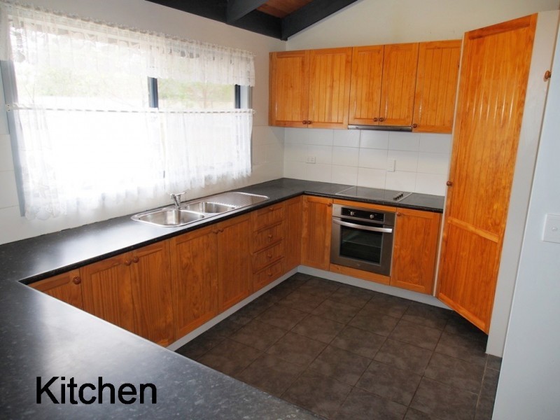 16 Island Close, Pacific Haven QLD 4659