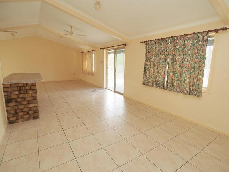 2 Jacqueline Drive, Pacific Haven QLD 4659