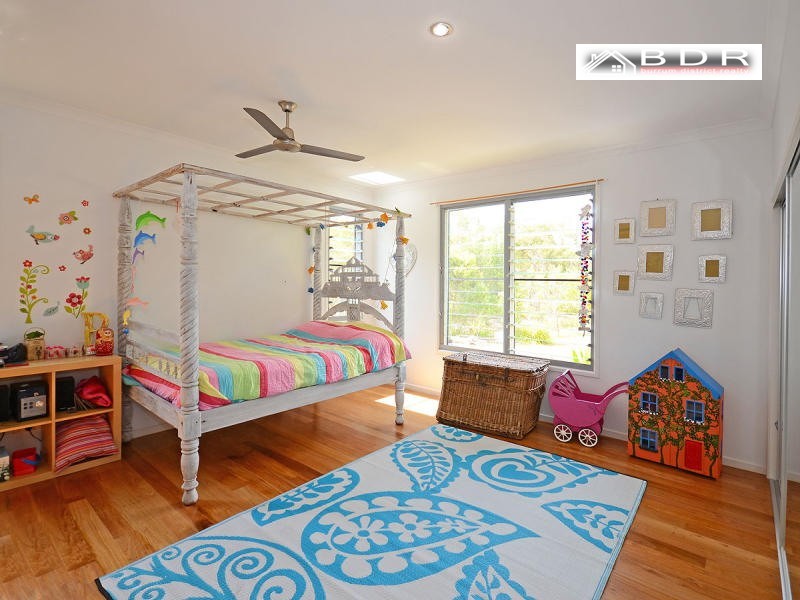 40 Dreamtime Av, Burrum Heads QLD 4659