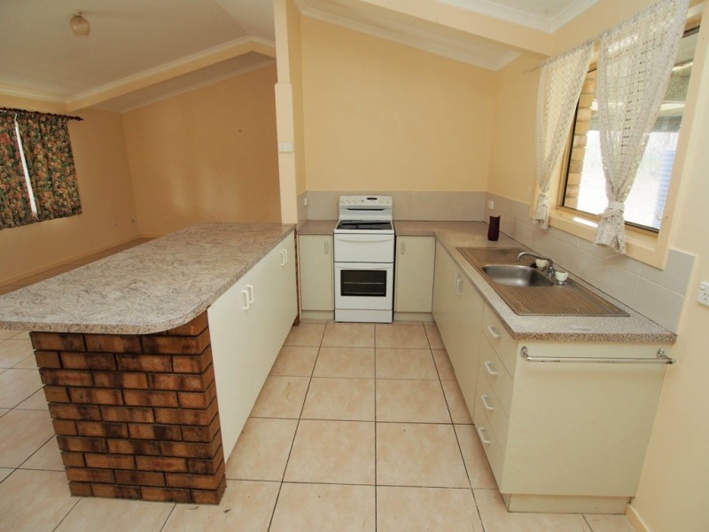 2 Jacqueline Dr, Pacific Haven QLD 4659