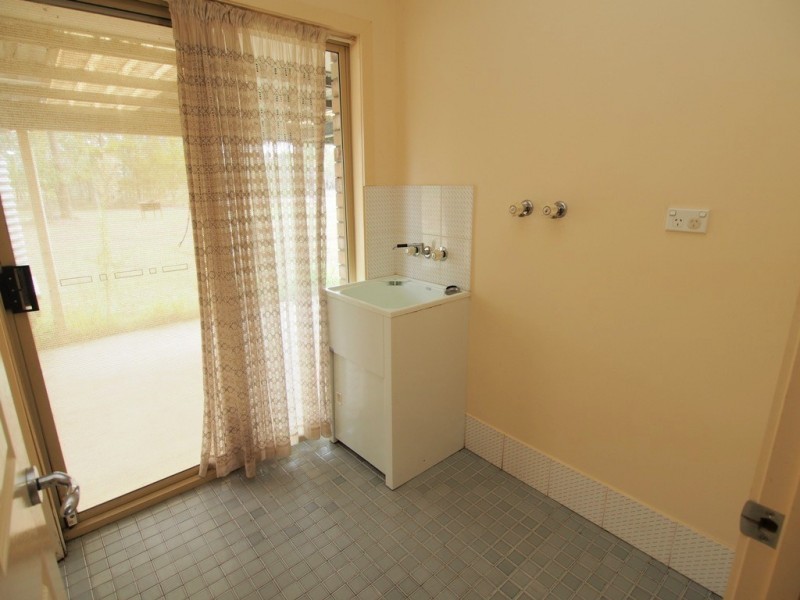 2 Jacqueline Dr, Pacific Haven QLD 4659