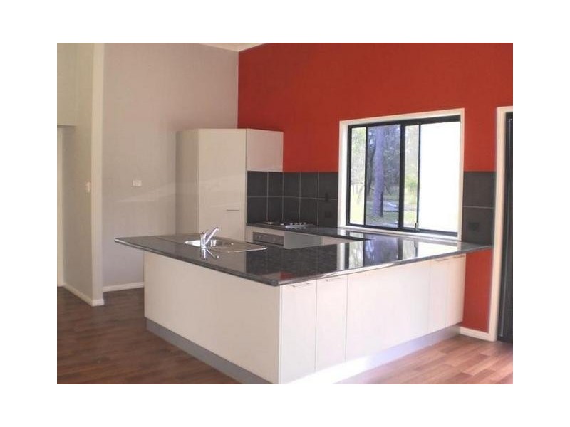 8 Island Close, Pacific Haven QLD 4659