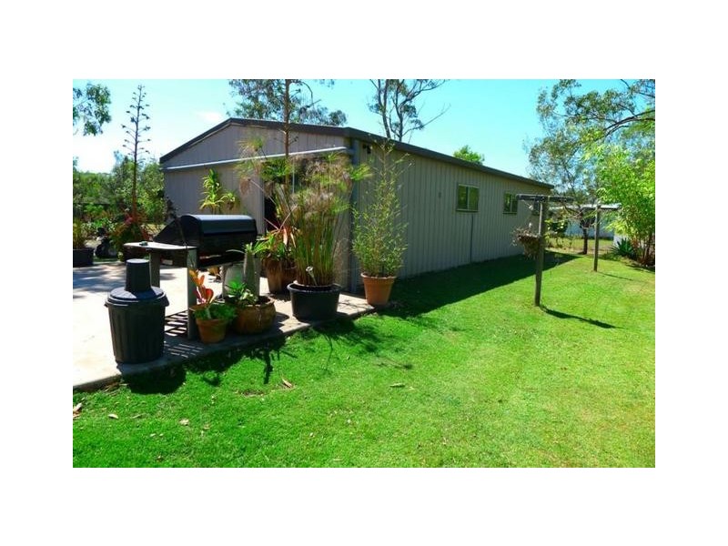 8 Island Close, Pacific Haven QLD 4659