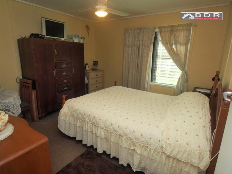 60 Robertson St, Torbanlea QLD 4662