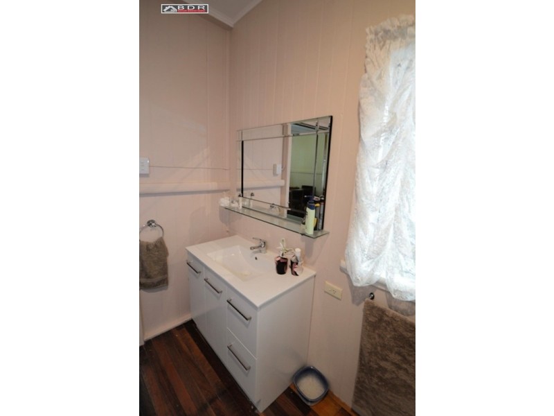 33 to 37 Lower Thomas St, Howard QLD 4659