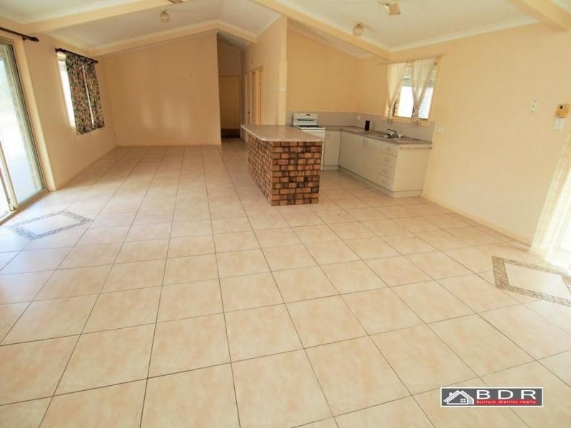 2 Jacqueline Dr, Pacific Haven QLD 4659