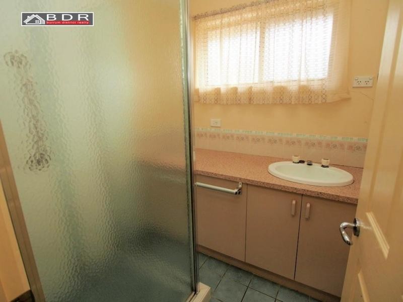 2 Jacqueline Dr, Pacific Haven QLD 4659