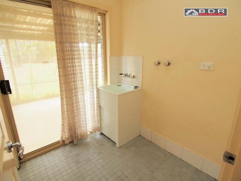 2 Jacqueline Dr, Pacific Haven QLD 4659