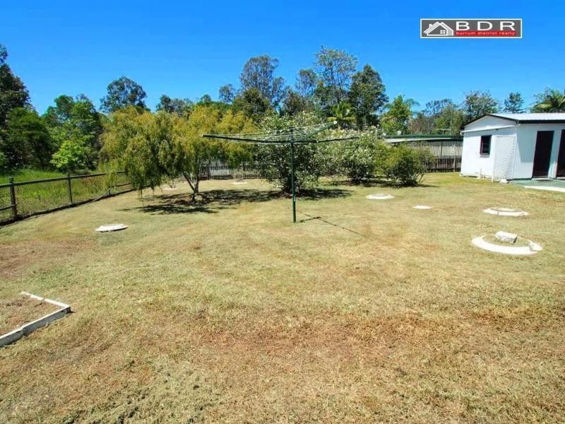 25 James Street, Howard QLD 4659
