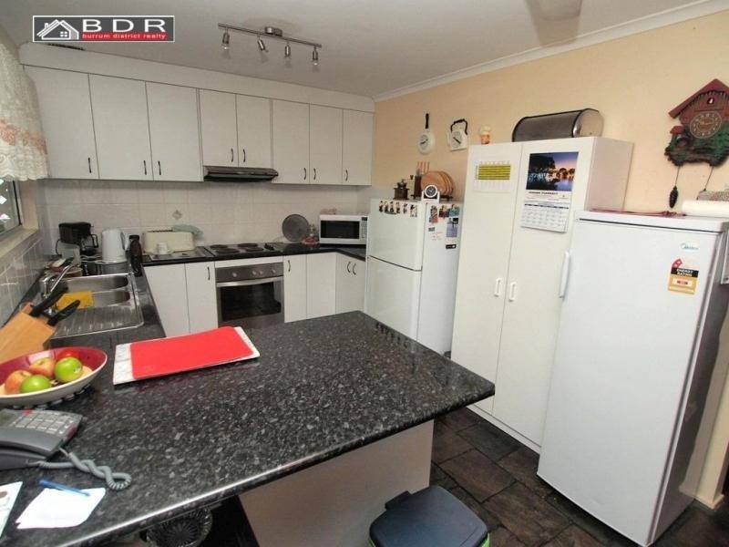 23 James, Howard QLD 4659