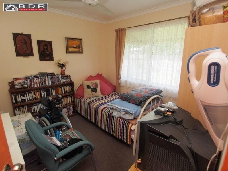 23 James, Howard QLD 4659