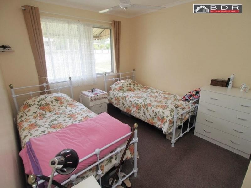 23 James, Howard QLD 4659
