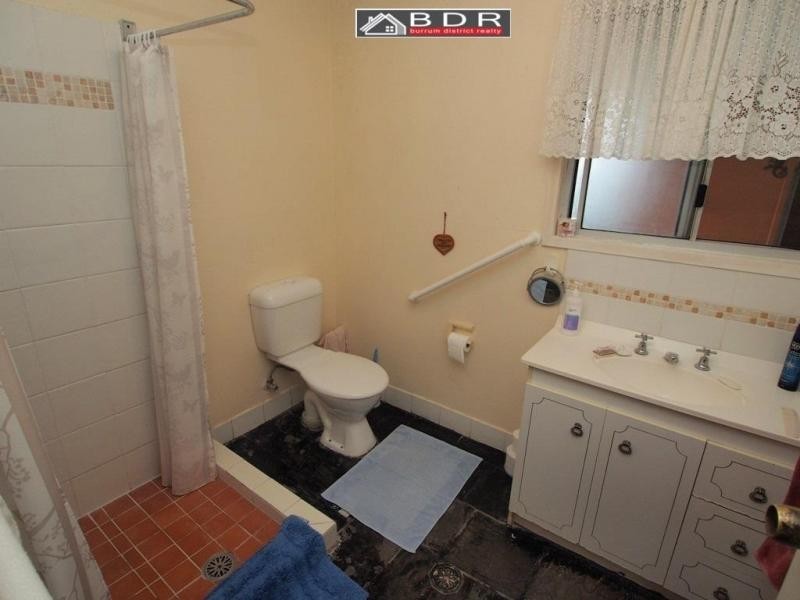 23 James, Howard QLD 4659