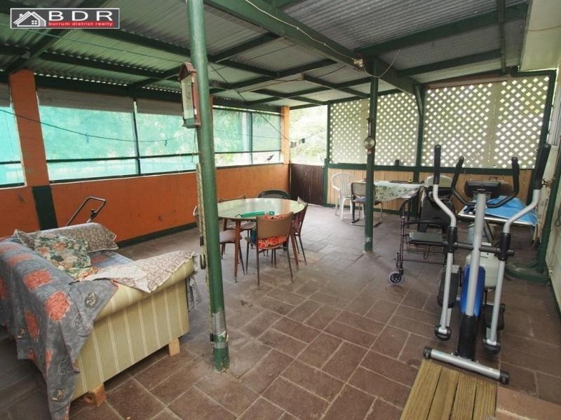 23 James, Howard QLD 4659