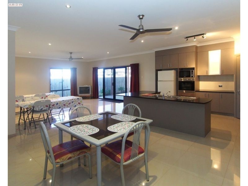 33 Traviston Way, Burrum Heads QLD 4659