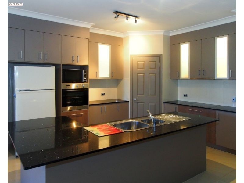 33 Traviston Way, Burrum Heads QLD 4659