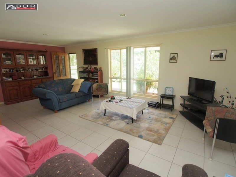 28 East Street, Howard QLD 4659