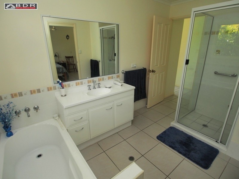 28 East Street, Howard QLD 4659