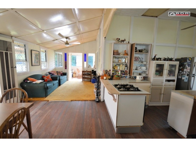 12 Philip Street, Howard QLD 4659