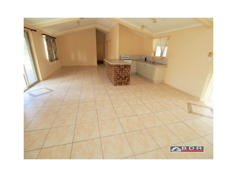 2 Jacqueline Dr, Pacific Haven QLD 4659