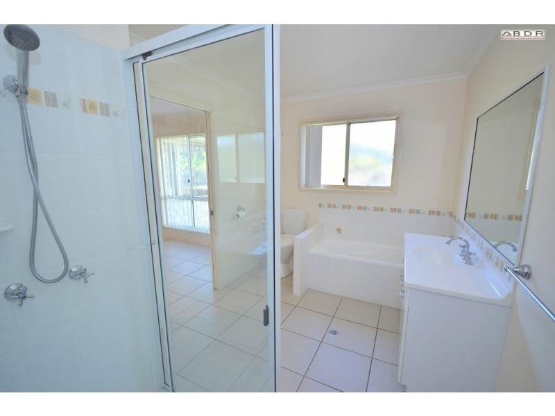 28 East Street, Howard QLD 4659