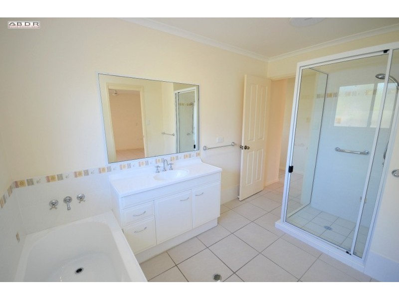 28 East Street, Howard QLD 4659
