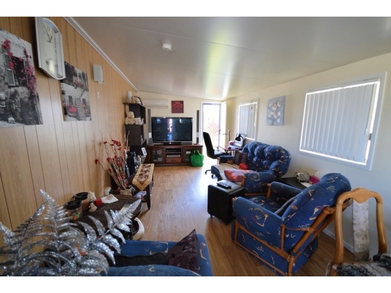 58-60 Howard St, Burrum Heads QLD 4659