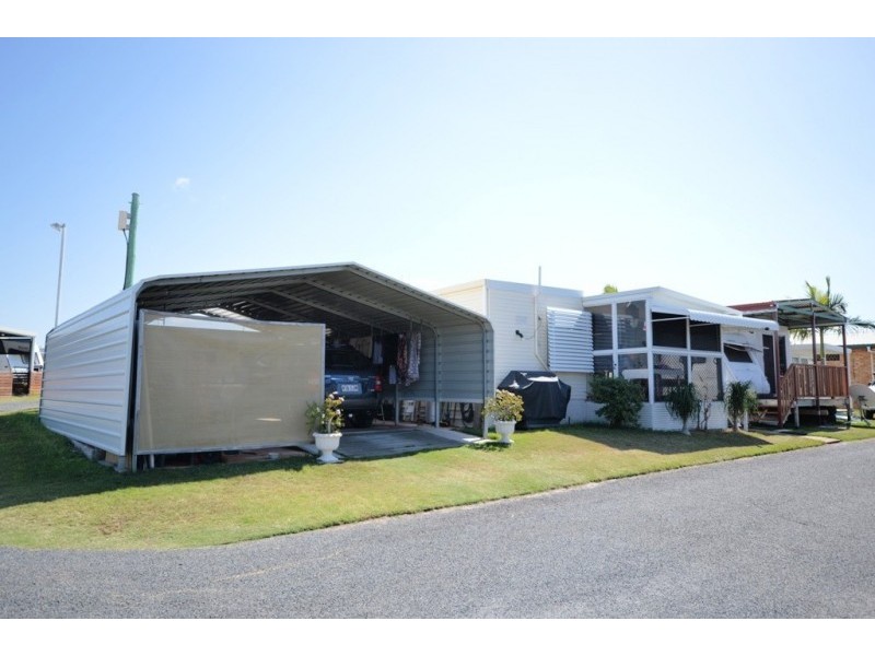 58-60 Howard St, Burrum Heads QLD 4659