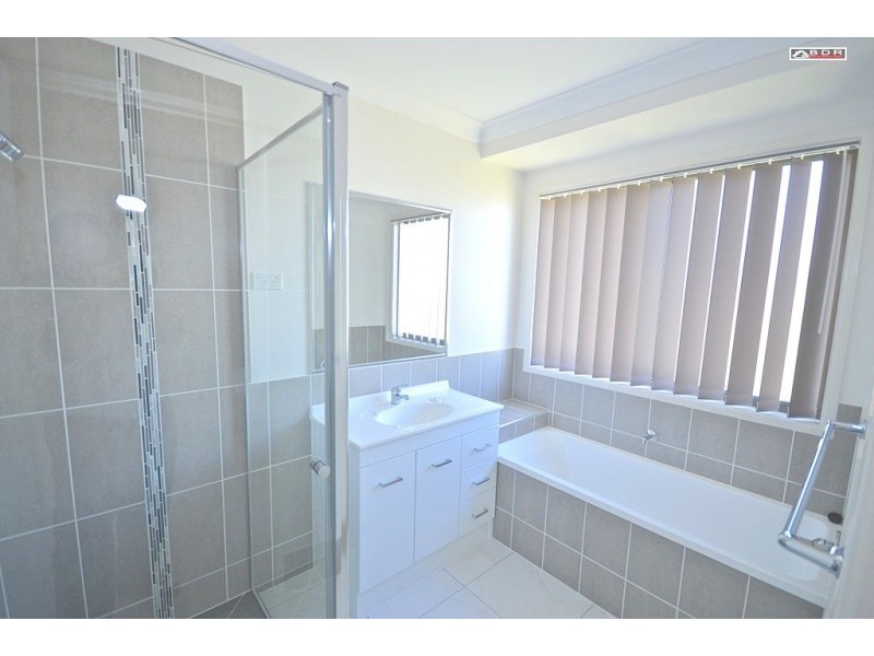 1/1 Lucas Dr, Burrum Heads QLD 4659