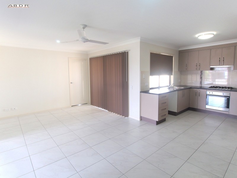2/1 Lucas Drive, Burrum Heads QLD 4659