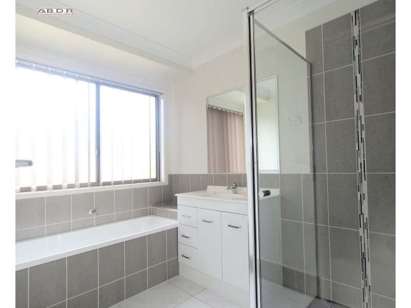 2/1 Lucas Drive, Burrum Heads QLD 4659