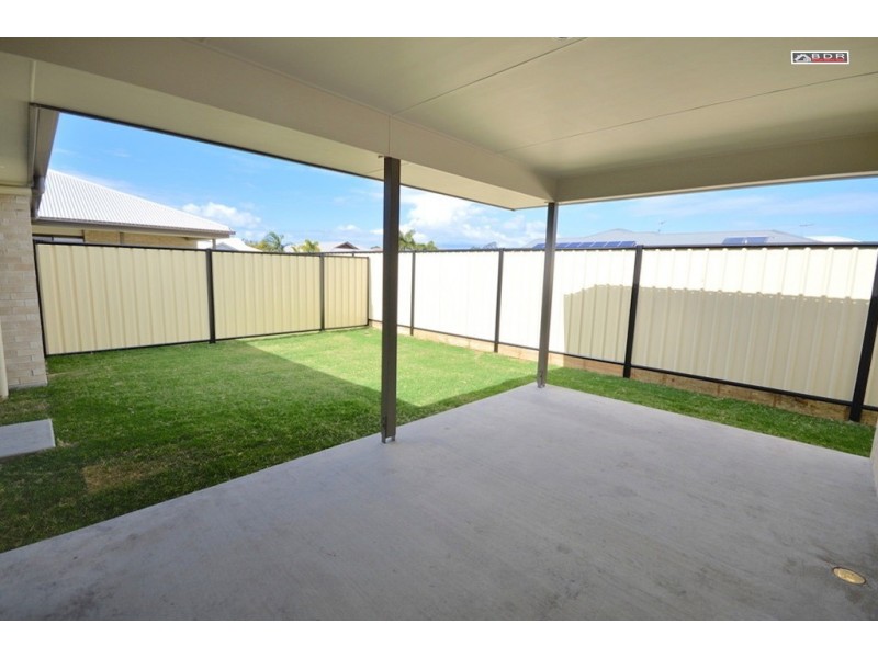 2/1 Lucas Drive, Burrum Heads QLD 4659