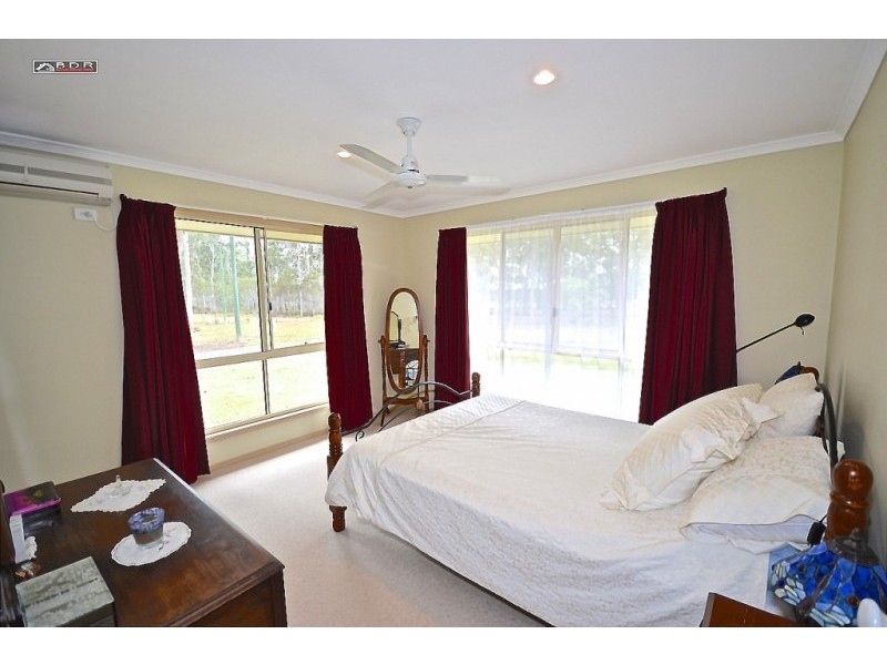 100 Howard Heights Rd, Howard QLD 4659