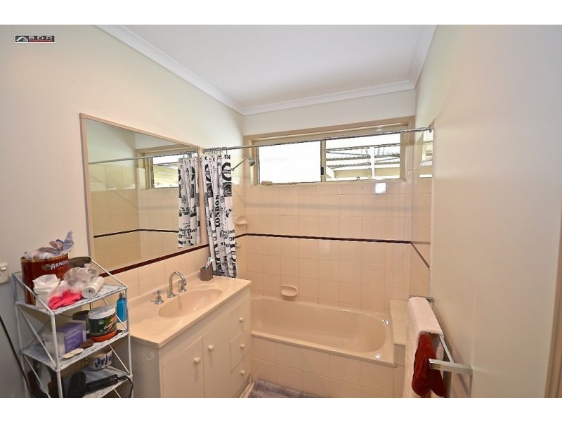 100 Howard Heights Rd, Howard QLD 4659
