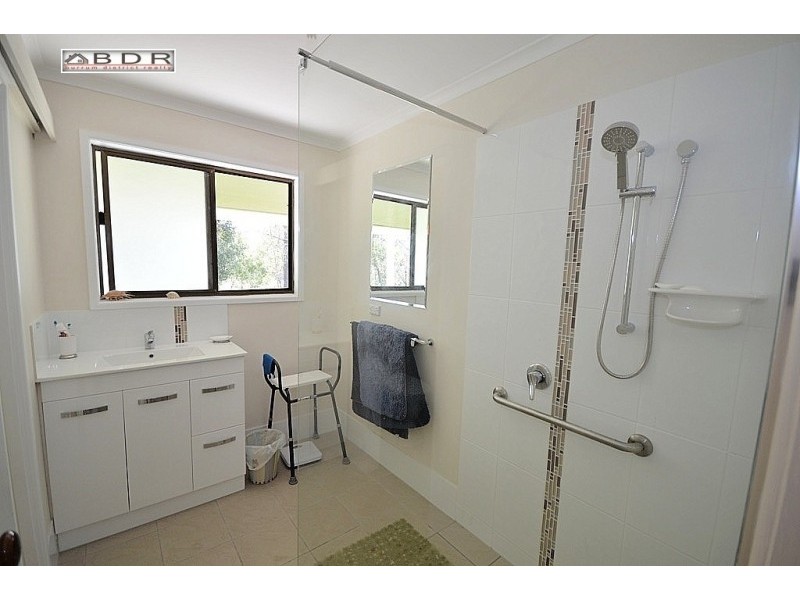 12 Jacqueline Drive, Pacific Haven QLD 4659