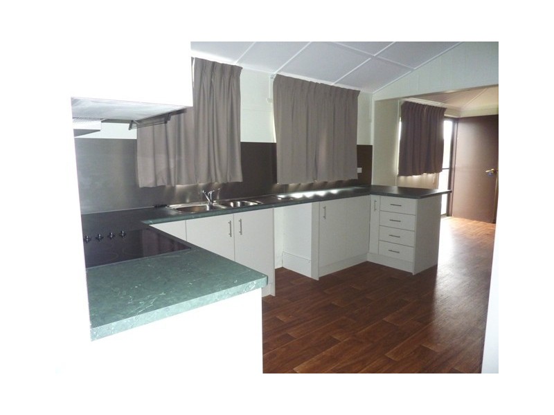 73 William St, Howard QLD 4659