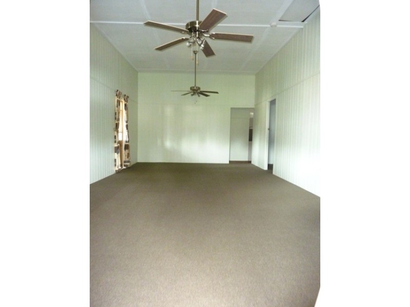 73 William St, Howard QLD 4659