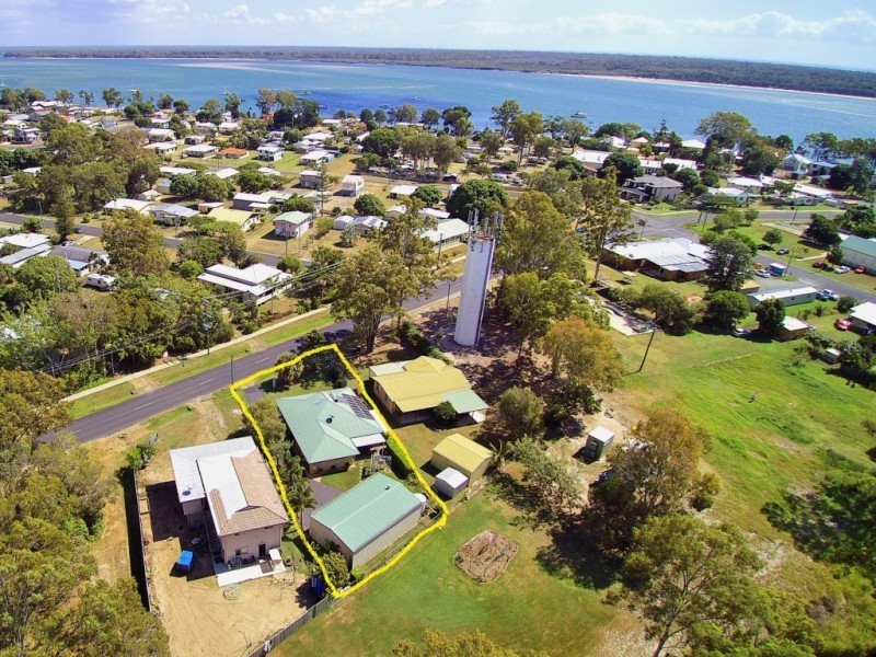 32 Burrum Heads Road, Burrum Heads QLD 4659