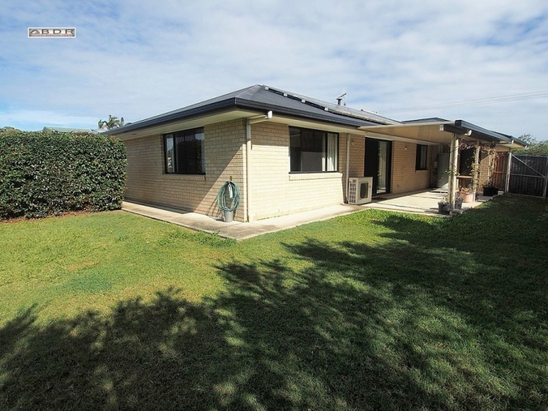 32 King Street, Howard QLD 4659