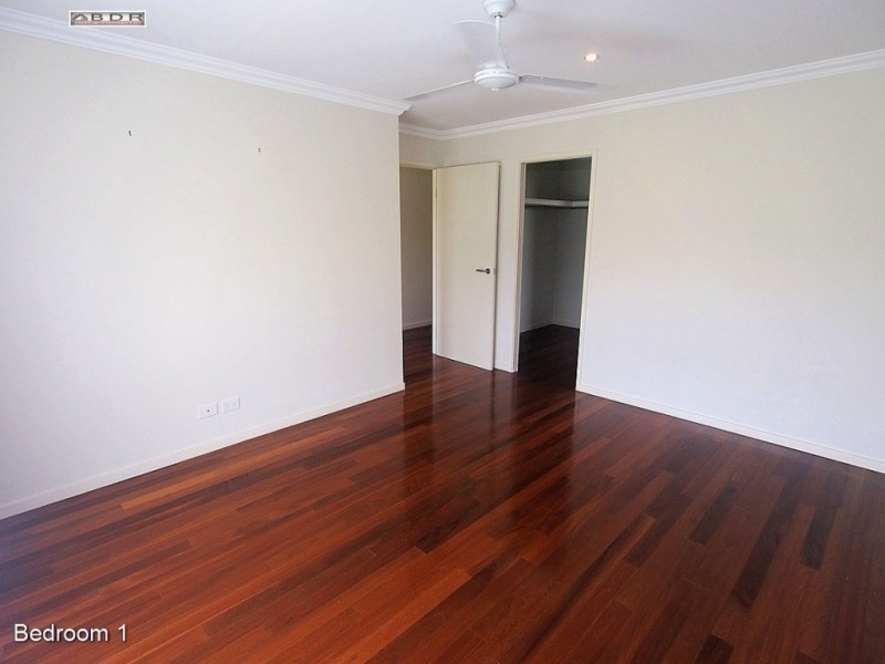 32 King Street, Howard QLD 4659