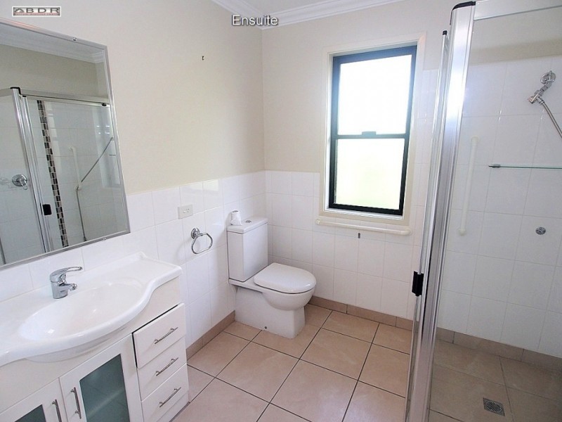 32 King Street, Howard QLD 4659